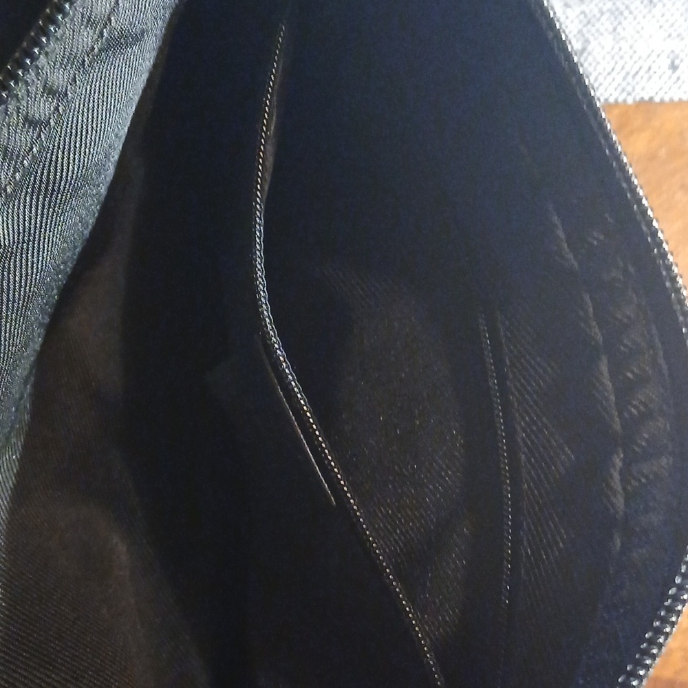 Authentic Gucci Black Hand Bag - Picture 16 of 16